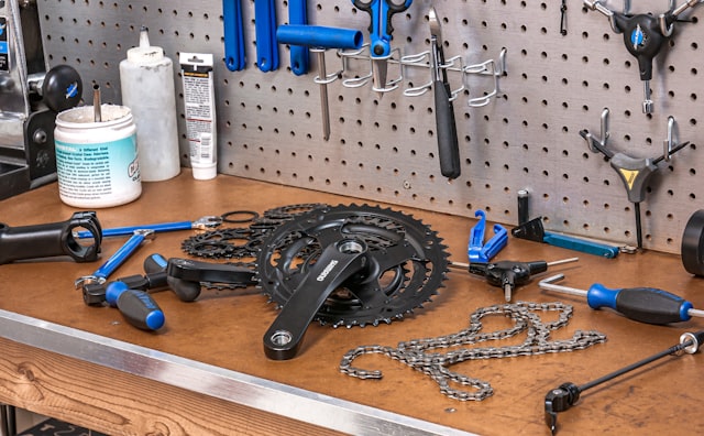 Mountain bike drivetrain components